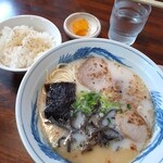 こむらさき - ラーメンと小ライス