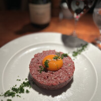ヌガ - 桜肉のタルタルステーキ