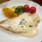 キッチン ブルー グローブ - ひめ鯛ポワレのアップ