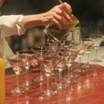 BAROSSA cocktailier - ①：バンブー：注ぎ中