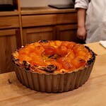 馬車道 大かわ - カスタードパイのホール