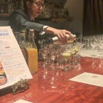 BAROSSA cocktailier - ②：オリエンタルガーデン：注ぎ中