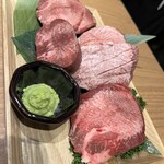 焼肉一心たん助 旦 - 