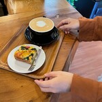 パズコーヒーショップ - 軽食のメニューもございます。よいひととき過ごしていただけますように!