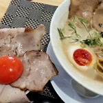Menya Ichi - チャーシュー丼と鶏豚ラーメン