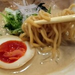 Menya Ichi - 鶏豚ラーメンのストレート麺