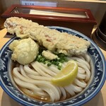 梅田 釜たけうどん - 