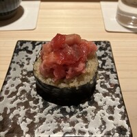 鮨 由う - 