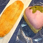 Tutto - 米粉揚げパン きな粉 & 苺ミルクのパン？