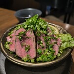 焼肉 肉萬 - レアタンたたき