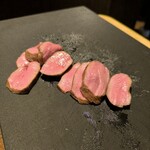 焼肉 肉萬 - レアタンたたき