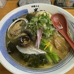 Chuukasoba Hanzawa - 限定 真鯛とサザエ出汁ラーメン 1600円　わかめトッピング