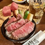 焼肉 肉萬 - 神ブリアンはご飯付き 丼を作れます