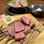 焼肉 肉萬 - レアタン 角切り