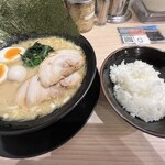 横濱家系ラーメン こころ家 - 