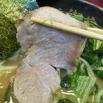 らーめん 谷瀬家 - チャーシューはやや薄