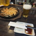 餃子処 たちばな - ビール2本頼むので2人前注文！