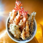 光る海 - 上海老天丼
