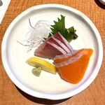 和み家 - 【刺身デー】刺身二種盛りぶりサーモンブラス【380円
（税込418円）】