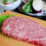 牛匠おがた - 石焼きステーキ ロース(180g) 5250円