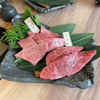 焼肉 しゃぶしゃぶ 石田屋。 北野坂店 - 