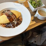 洋食屋ココット - オムライス。玉子が本当に綺麗だ⭐︎