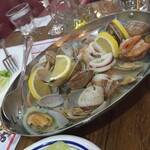 Galo Macau - 料理写真:Fried mixed seafoods