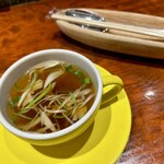 洋酒洋食の店 琥珀 - 優しい甘さのスープ