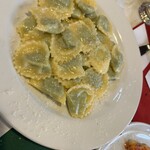 アクア・サンタ - ほうれん草とリコッタチーズのラビオリ