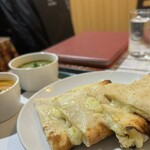 インド料理 RUCHI - チーズナン最高