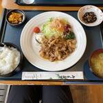 レストラン あっぷるひる - 日替り定食「豚の生姜焼き定食」