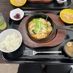 津のものキッチン - 「日替り定食：チキンチーズ焼き」