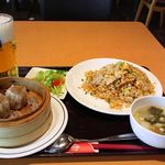 赤坂 天府 モザイクモール港北店 - 豚肉の角煮チャーハンと焼売セット+生ビール