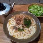 牧のうどん - 肉うどん・ネギ・出汁