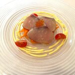 ベルクール - 寒ぶりのスモークとキャロットラペのサラダ仕立て！