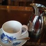 Cafe Le Petit Ni Trois