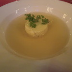 レストラン メドー - タラバ蟹のコンソメスープ
