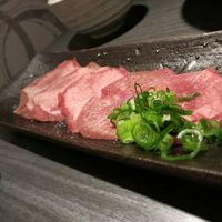 焼肉 にくなべ屋 神戸びいどろ 北野坂店 - タン