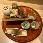 銀座 しのはら - 八寸〜花山葵　雲丹　金柑　うずら　ワカサギ　数の子　玉子真丈　こはだ　蕗の薹　水菜　イカのヌタ和え　こはだ　鰤のタタキ
