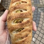 ミカヅキ堂 - ソーセージ入りのパン