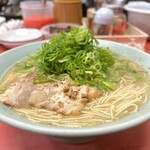 一楽ラーメン - ラーメン大盛り700円（ねぎ多め）