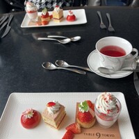 DINING & BAR TABLE 9 TOKYO - 