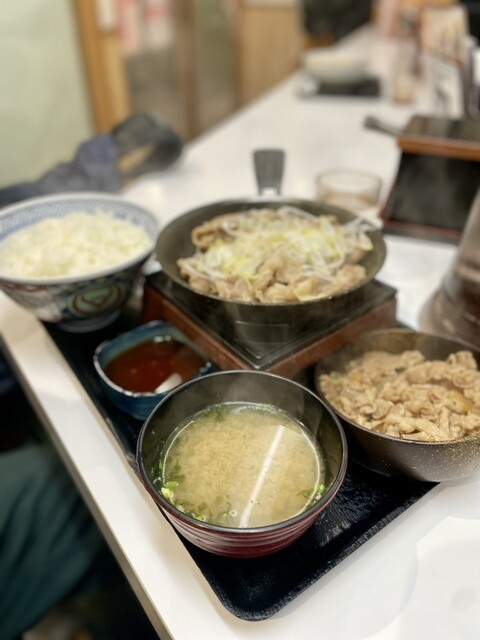 Yoshinoya Kinshicho Eki Kitaguchi Ten - Kinshicho/Gyu-don