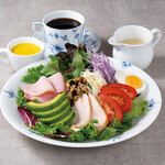 Salad plate with seasonal vegetables and 20 items