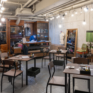 トランペットライトとテーラースペース！個性派空間で楽しむ食事