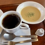 まんじゅどーむ - モーニングセットAのスープ、コーヒー