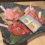 精肉卸問屋直営 焼肉ホルモン 肉匠 牛次郎 - 