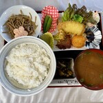 Suzume Shokudou - 盛り合わせ定食¥670