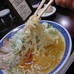 からみそラーメン ふくろう - 辛みをとかして