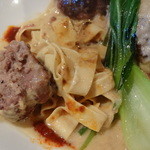 KITCHEN TSUNAGU - きし麺風の中国豆腐と美味しいハンバーグ、坦々麺風ソースで